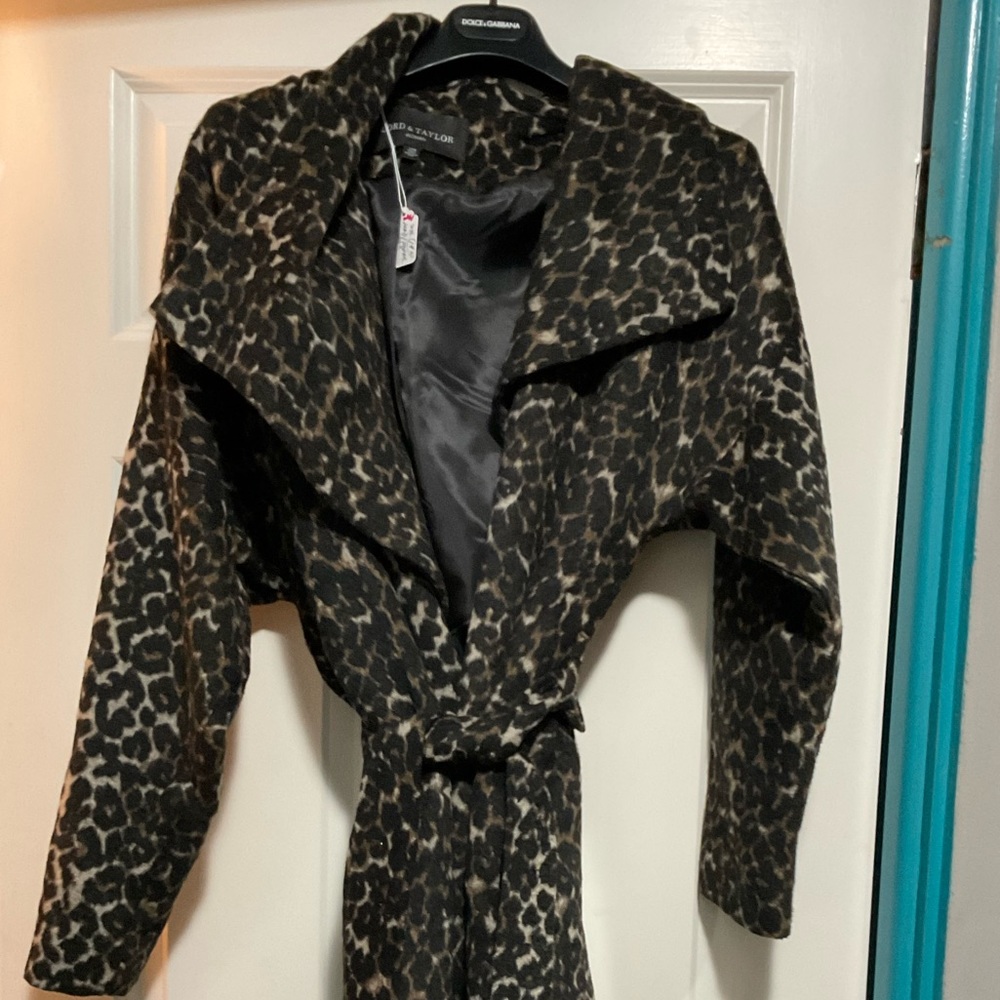 Lord and Taylor brand leopard animal print coat!
